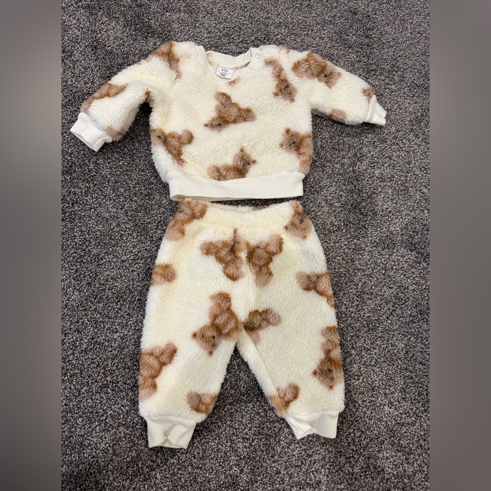 Adorable Baby GAP Fuzzy Bear Set